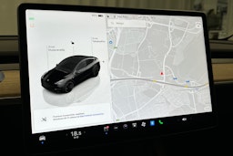musta Tesla Model Y 2022 kuva 20.