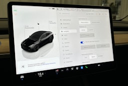 musta Tesla Model Y 2022 kuva 22.
