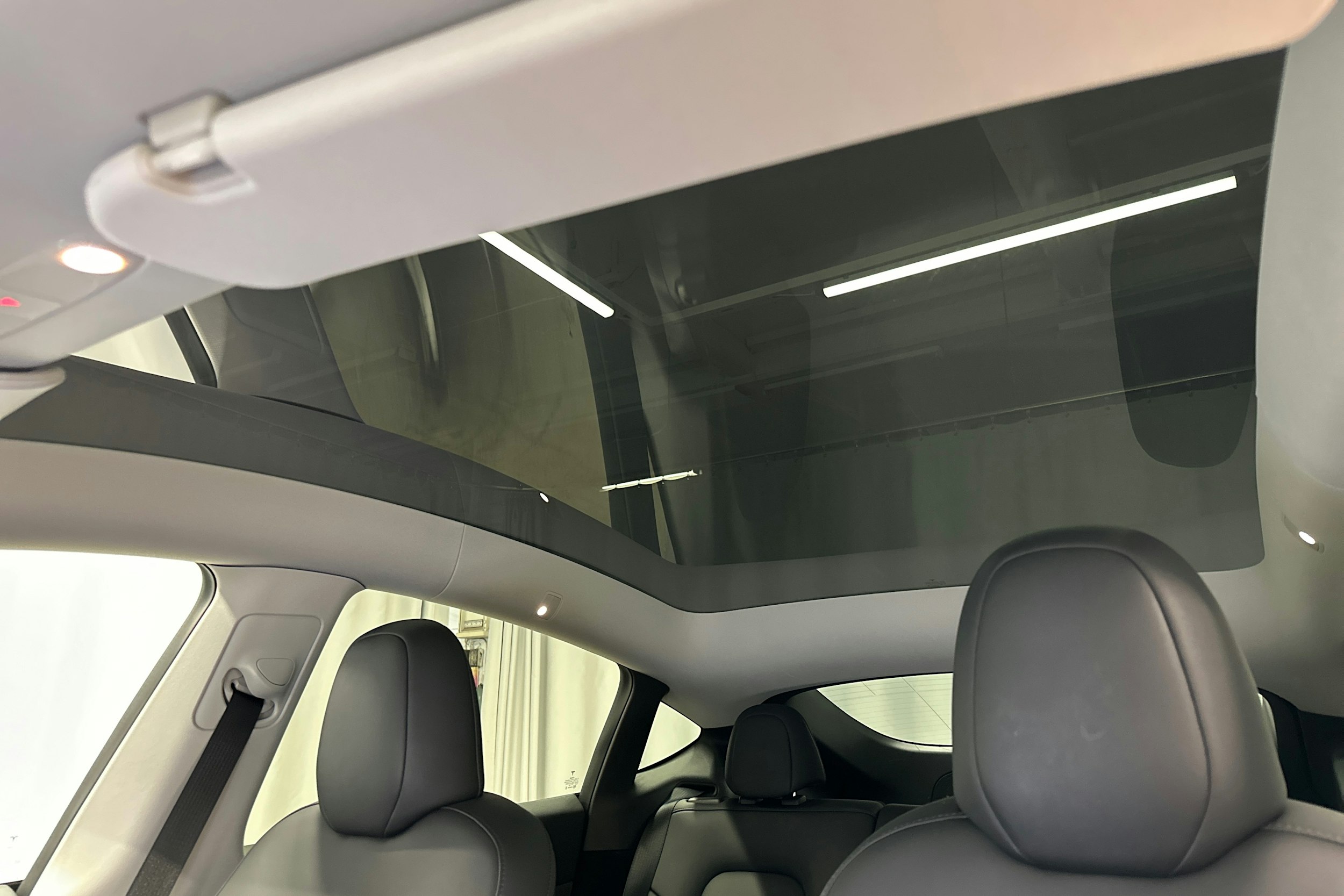 musta Tesla Model Y 2022 kuva 28.