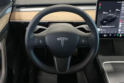 musta Tesla Model Y 2022 kuva 14.