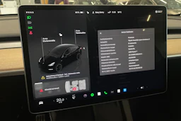 musta Tesla Model Y 2022 kuva 20.