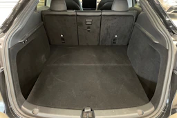 musta Tesla Model Y 2022 kuva 23.