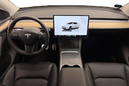 valkoinen Tesla Model Y 2022 kuva 9.