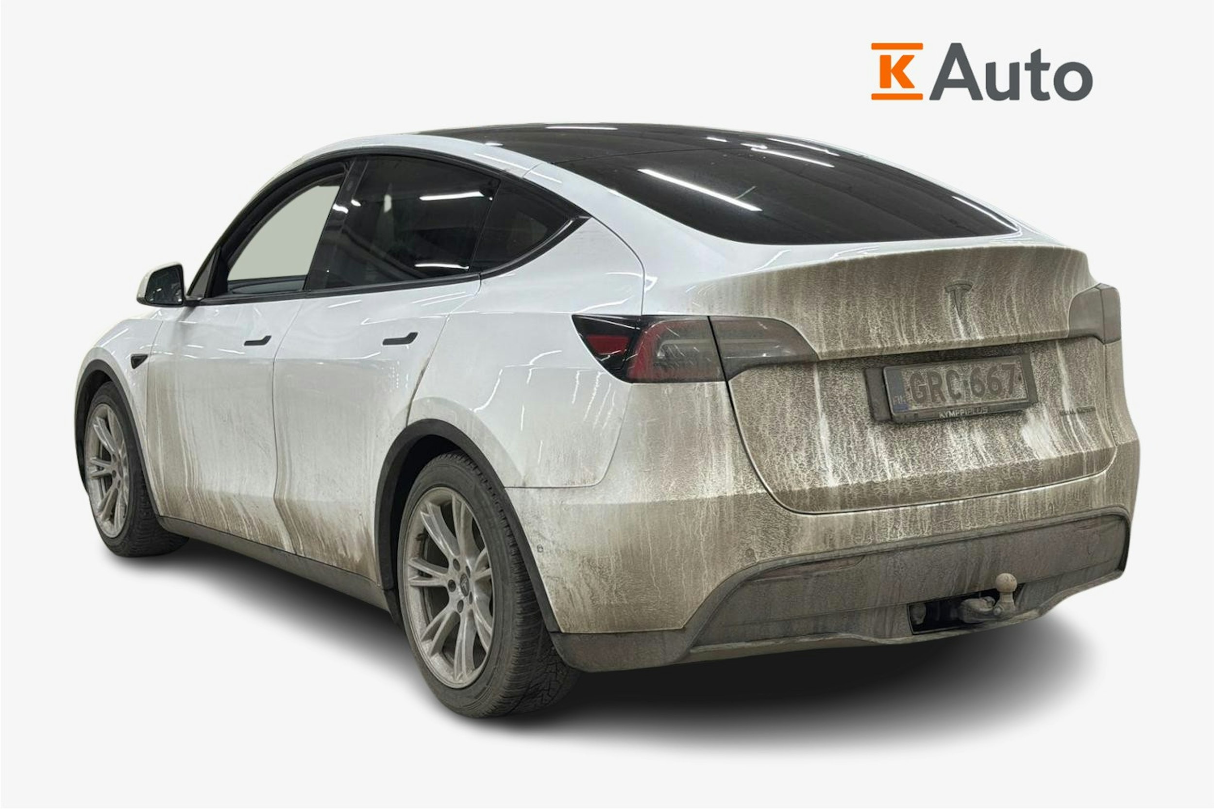 valkoinen Tesla Model Y 2022 kuva 2.