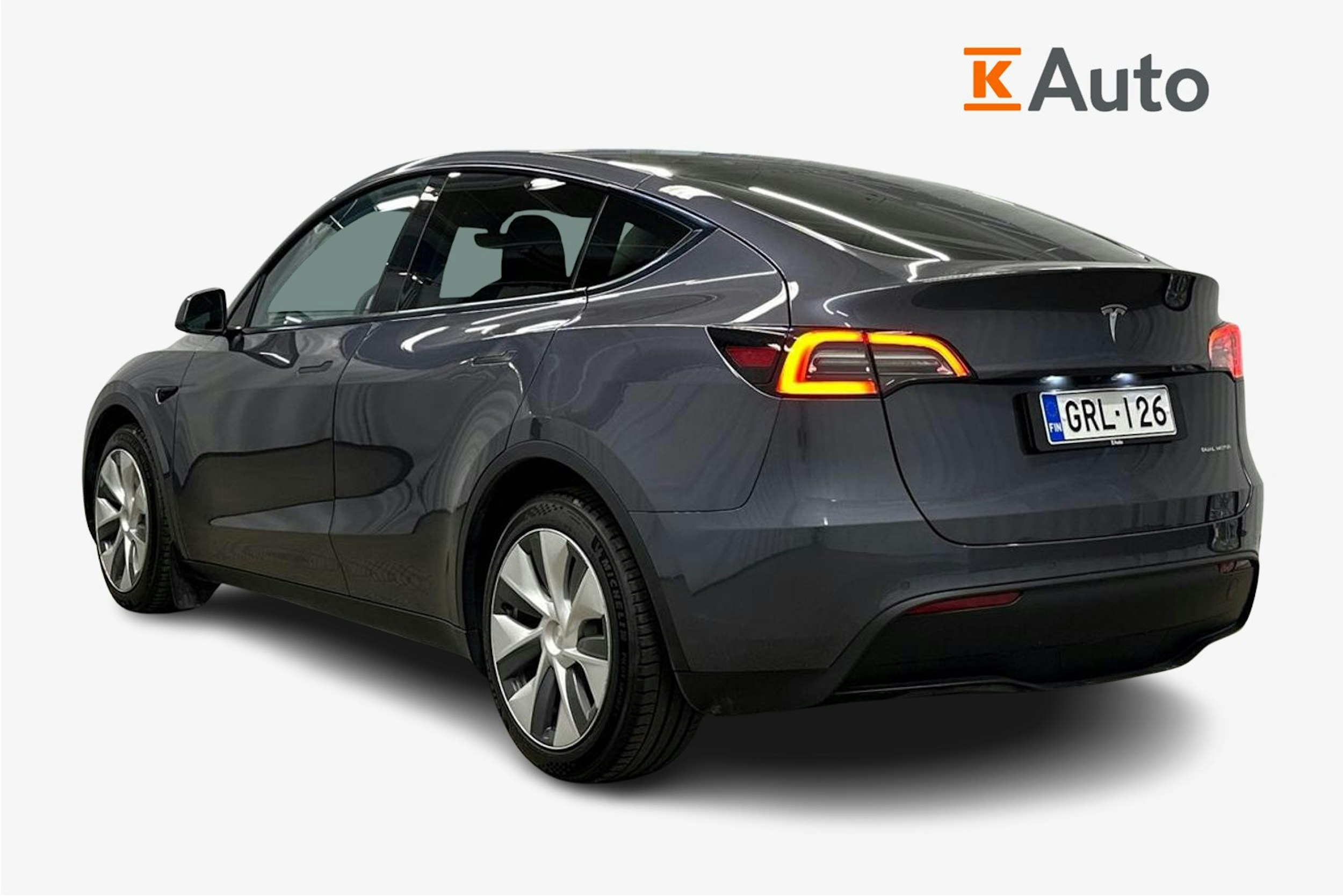 harmaa Tesla Model Y 2022 kuva 2.