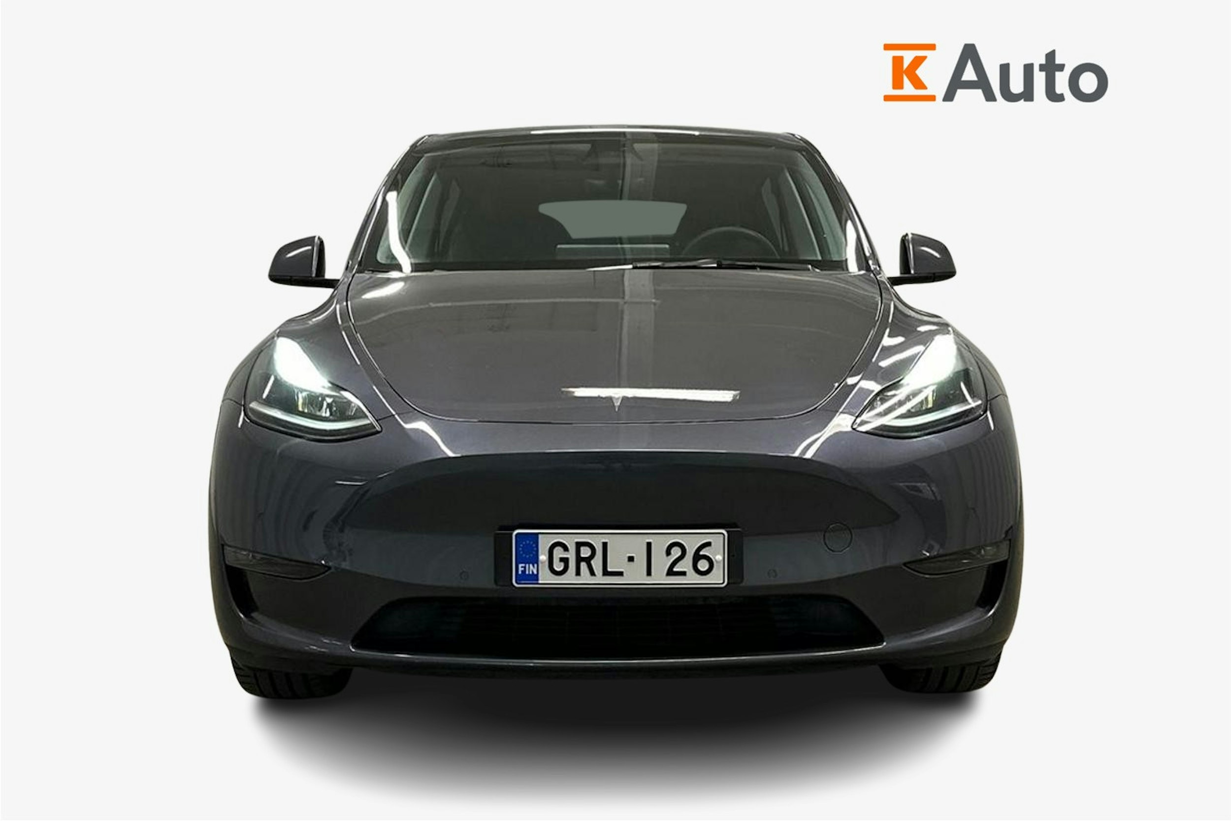 harmaa Tesla Model Y 2022 kuva 5.