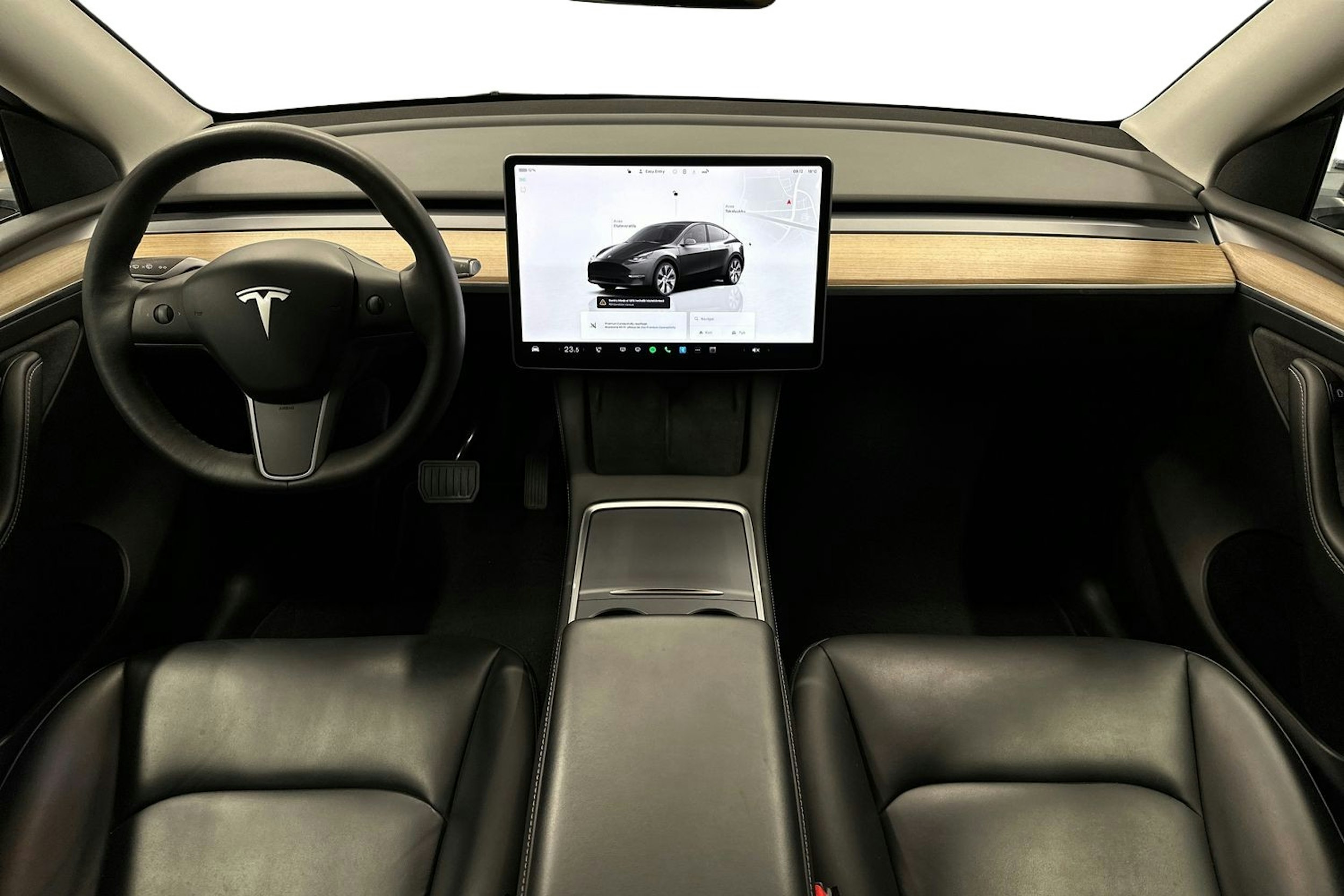 harmaa Tesla Model Y 2022 kuva 9.