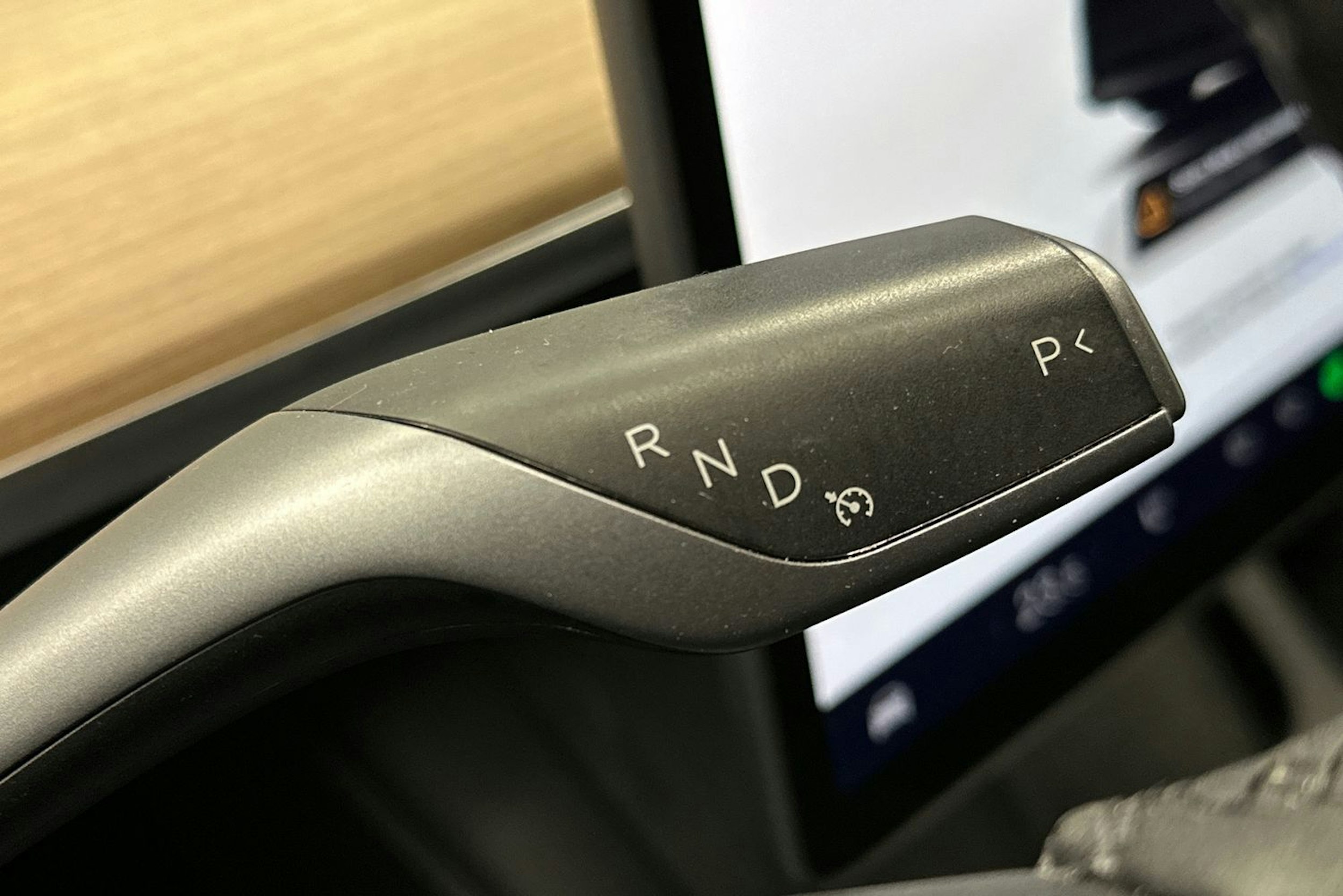harmaa Tesla Model Y 2022 kuva 20.