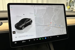 harmaa Tesla Model Y 2022 kuva 27.