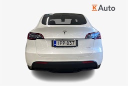 valkoinen Tesla Model Y 2022 kuva 3.