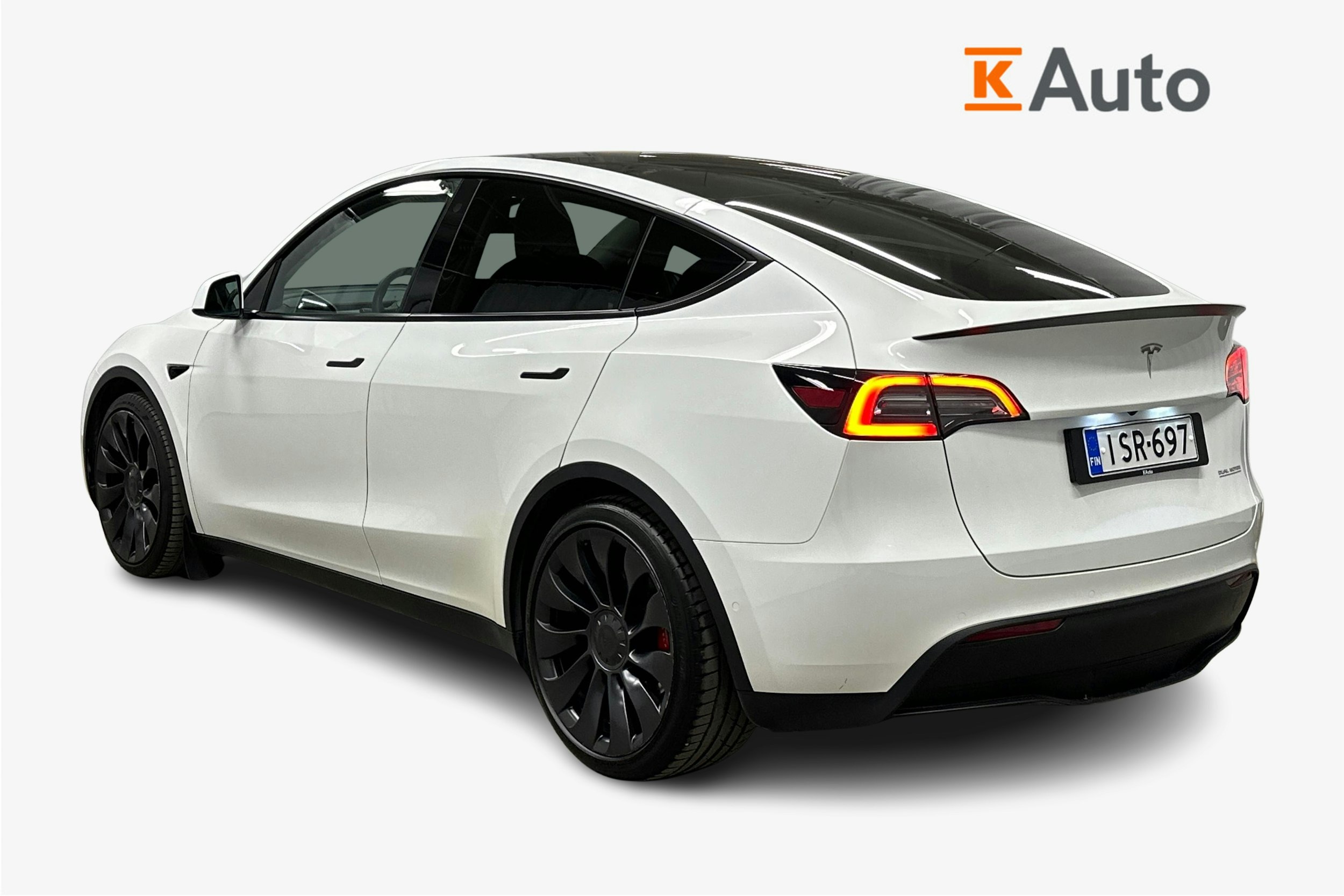 valkoinen Tesla Model Y 2022 kuva 2.