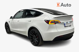 valkoinen Tesla Model Y 2022 kuva 2.