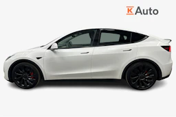 valkoinen Tesla Model Y 2022 kuva 5.