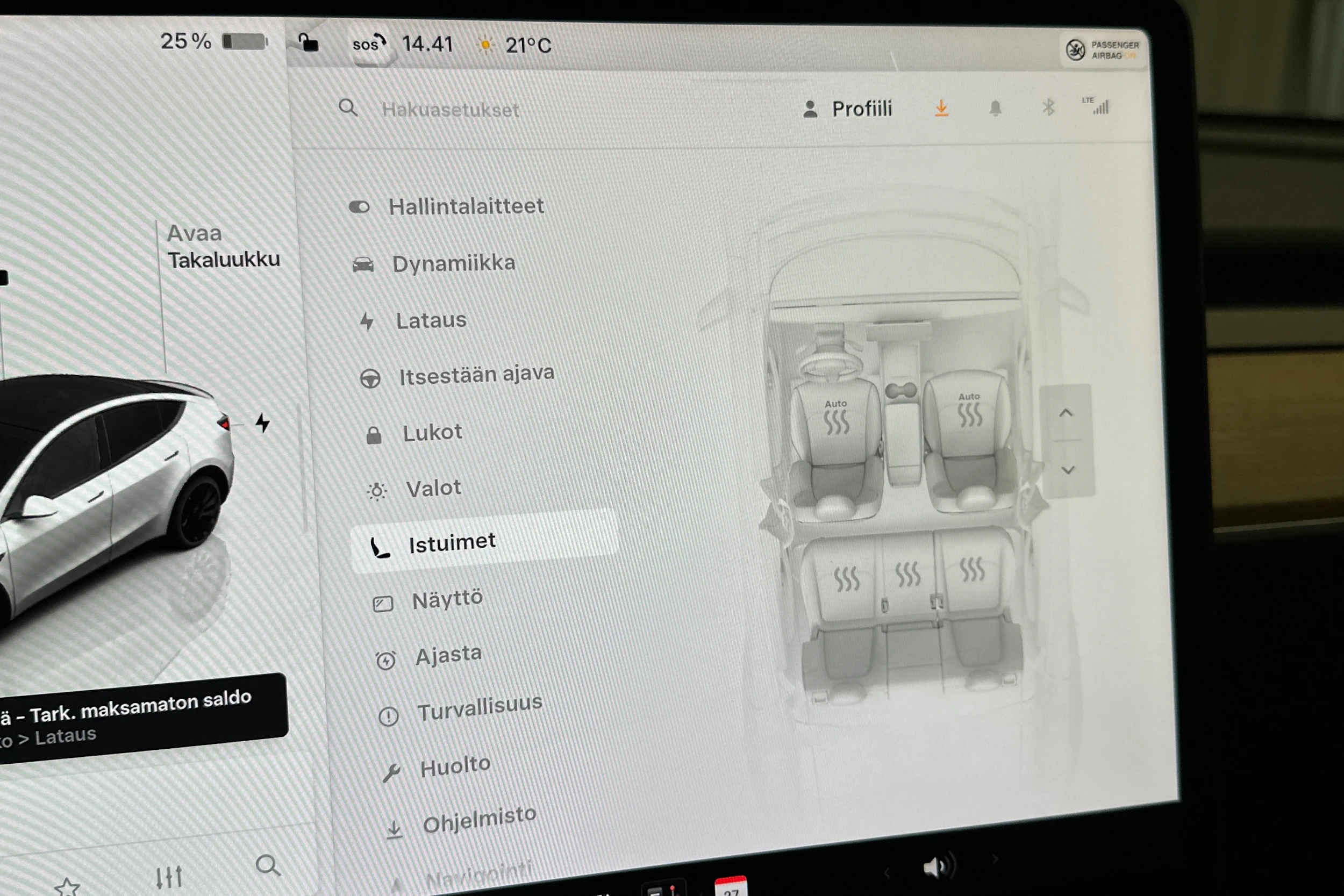 valkoinen Tesla Model Y 2022 kuva 24.