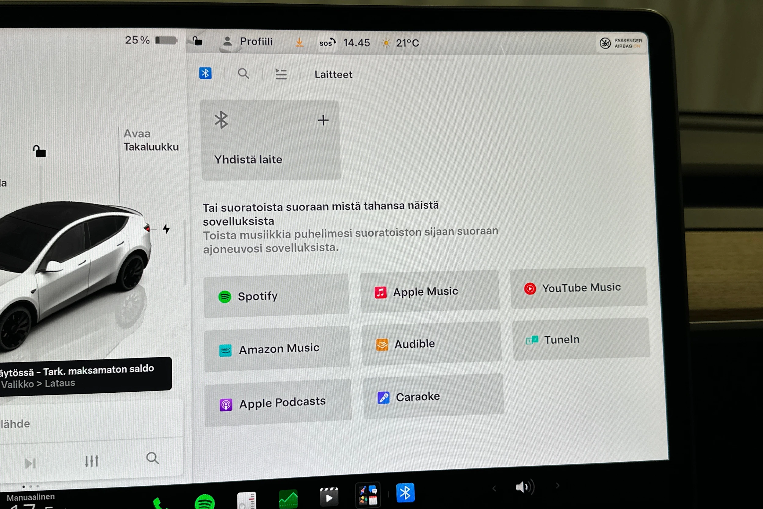 valkoinen Tesla Model Y 2022 kuva 32.