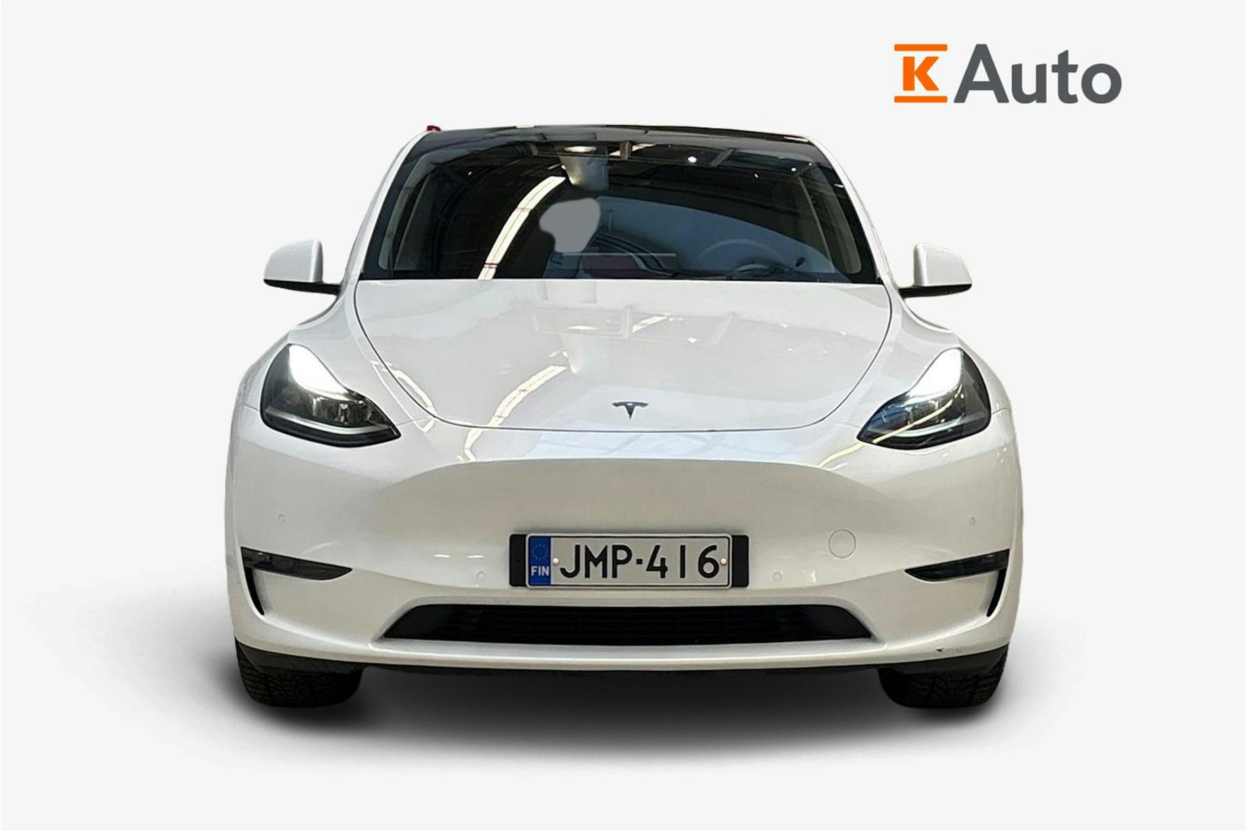 valkoinen Tesla Model Y 2022 kuva 5.