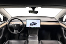 Harmaa Tesla Model Y 2022 kuva 8.