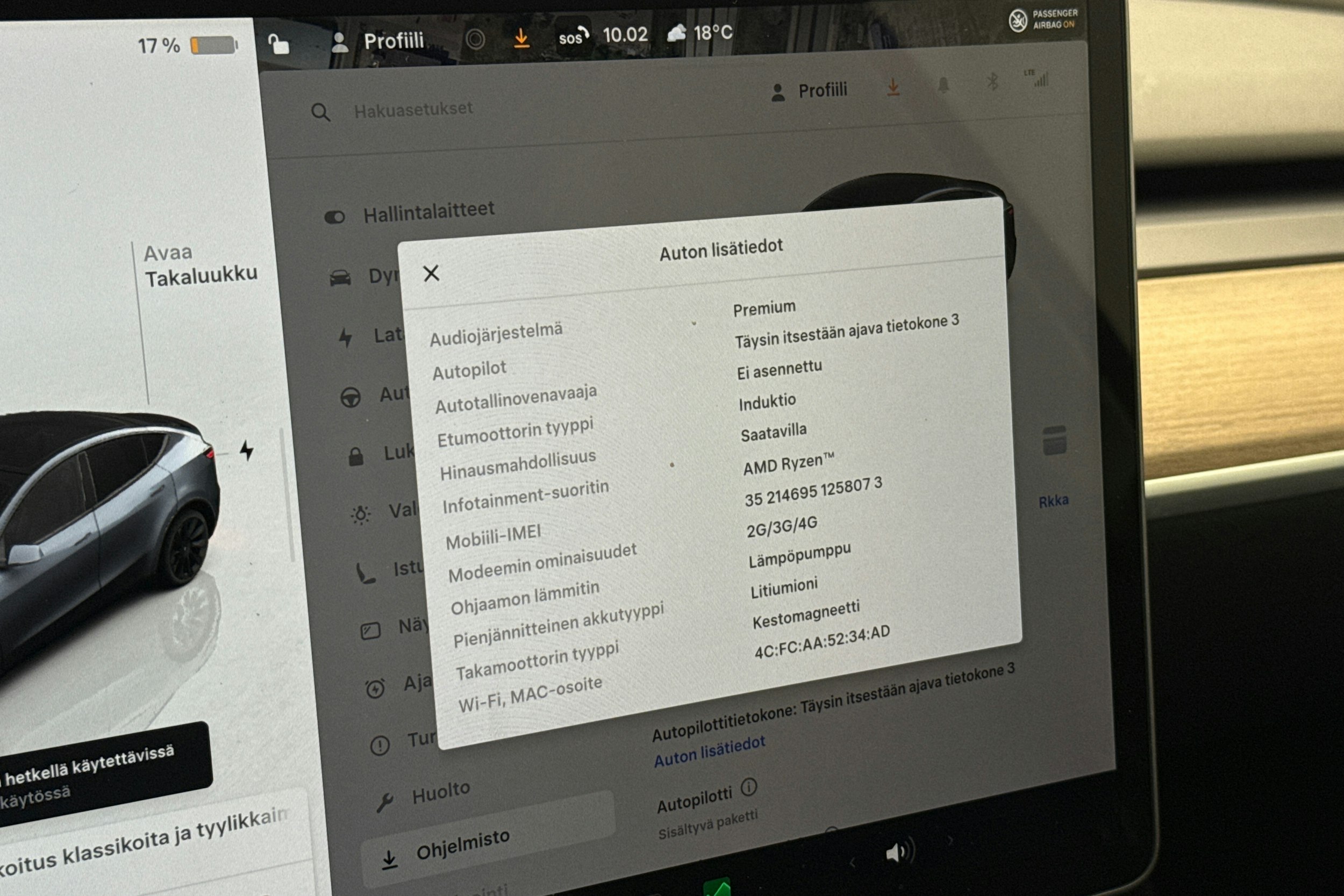 Harmaa Tesla Model Y 2022 kuva 16.