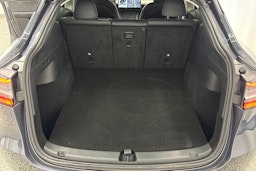 Harmaa Tesla Model Y 2022 kuva 21.