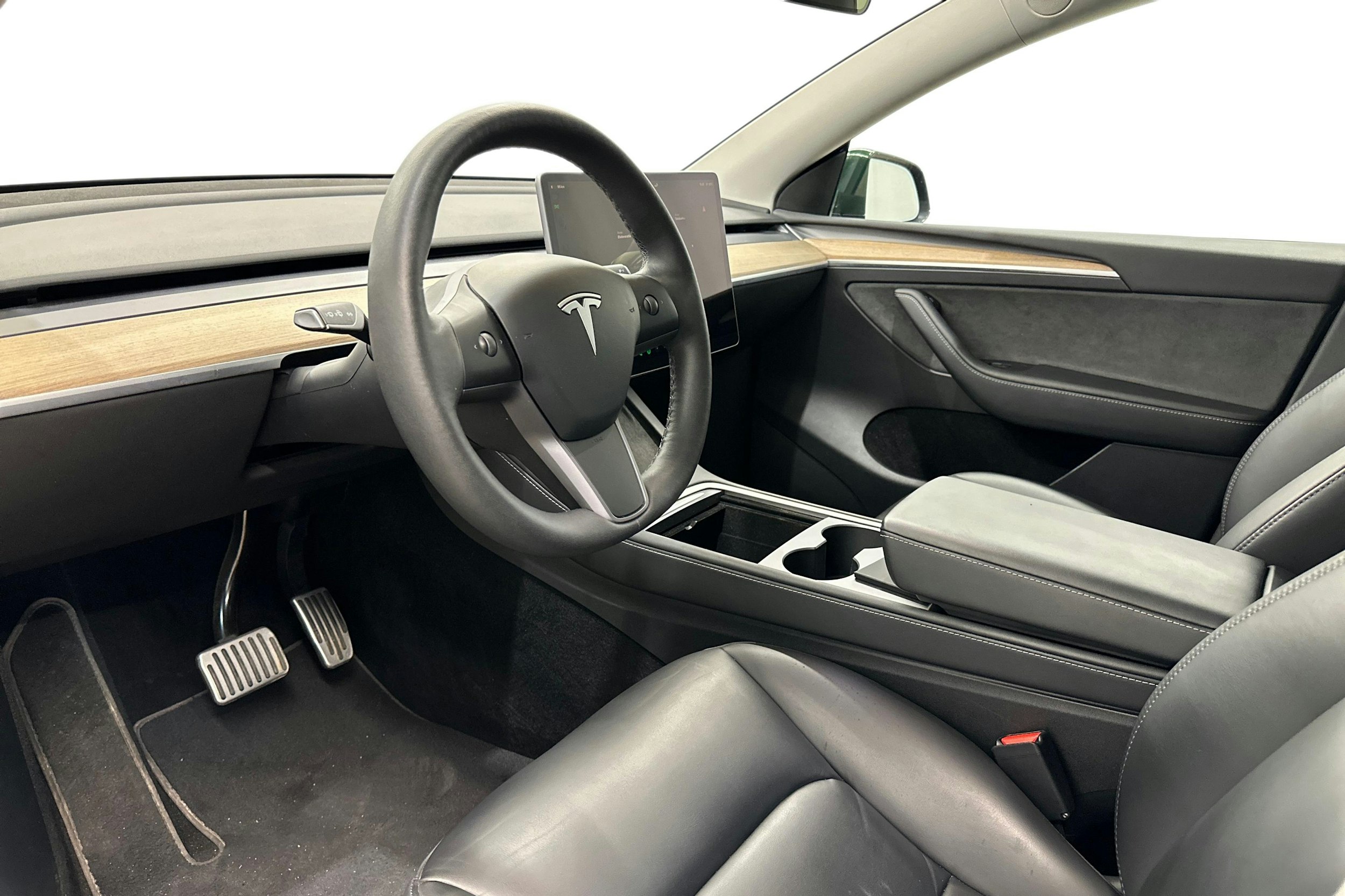 Sininen Tesla Model Y 2022 kuva 7.