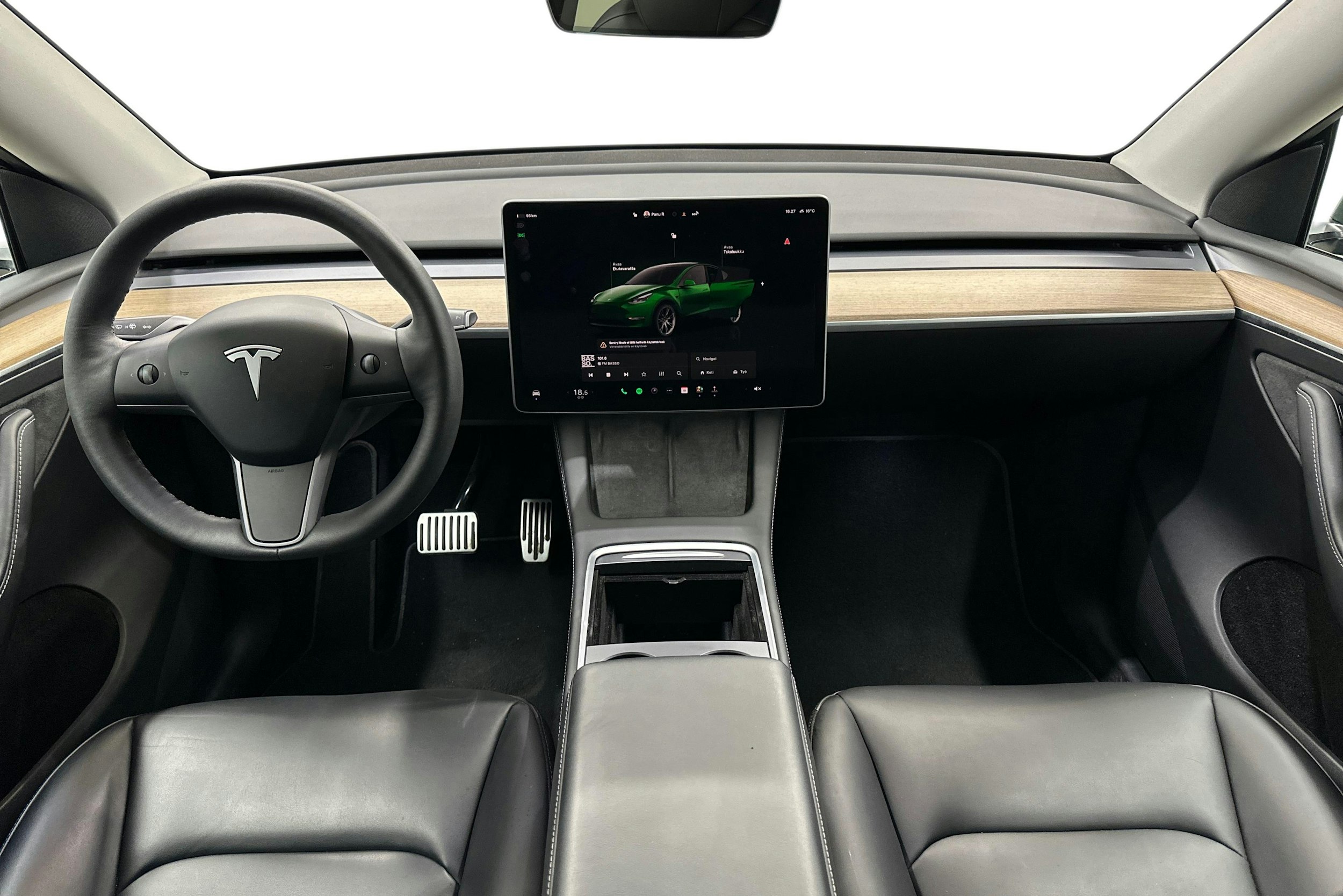 Sininen Tesla Model Y 2022 kuva 9.