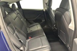 Sininen Tesla Model Y 2022 kuva 11.