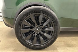 Sininen Tesla Model Y 2022 kuva 23.