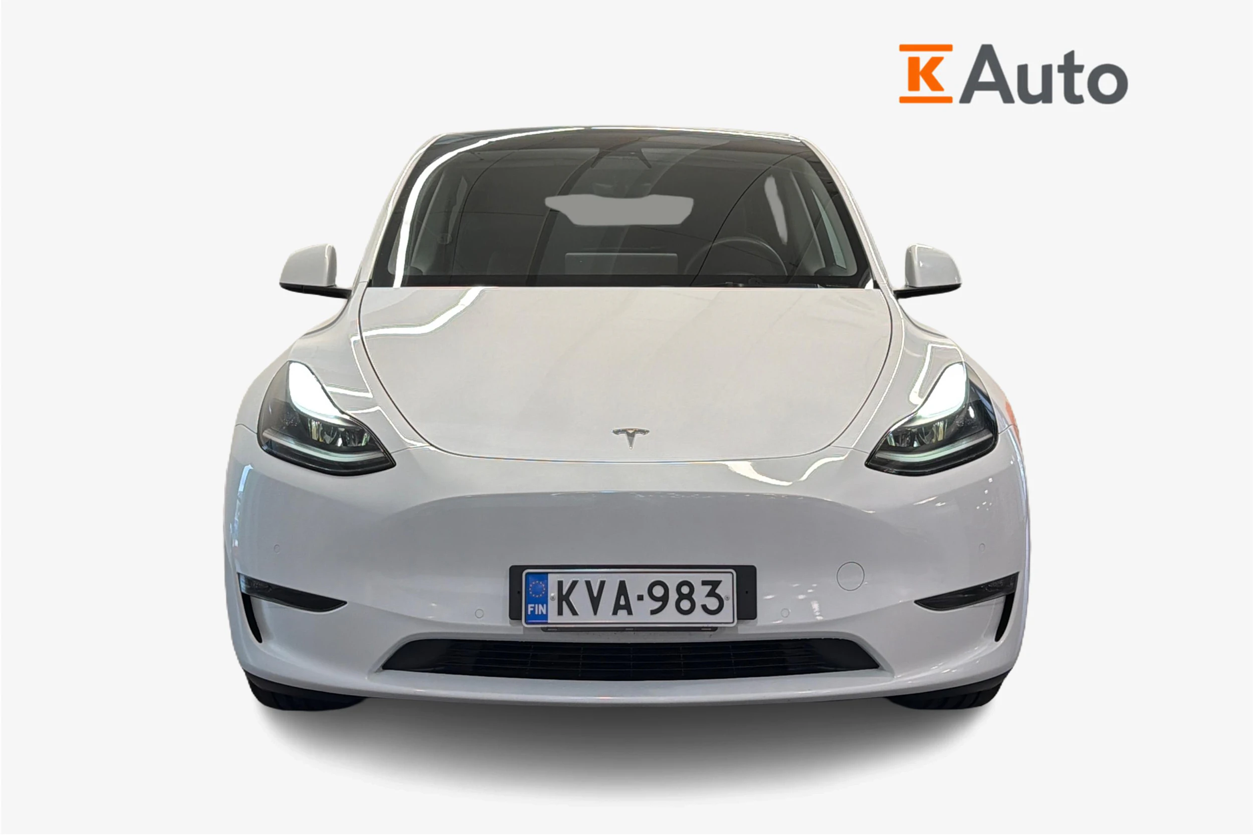 valkoinen Tesla Model Y 2022 kuva 4.