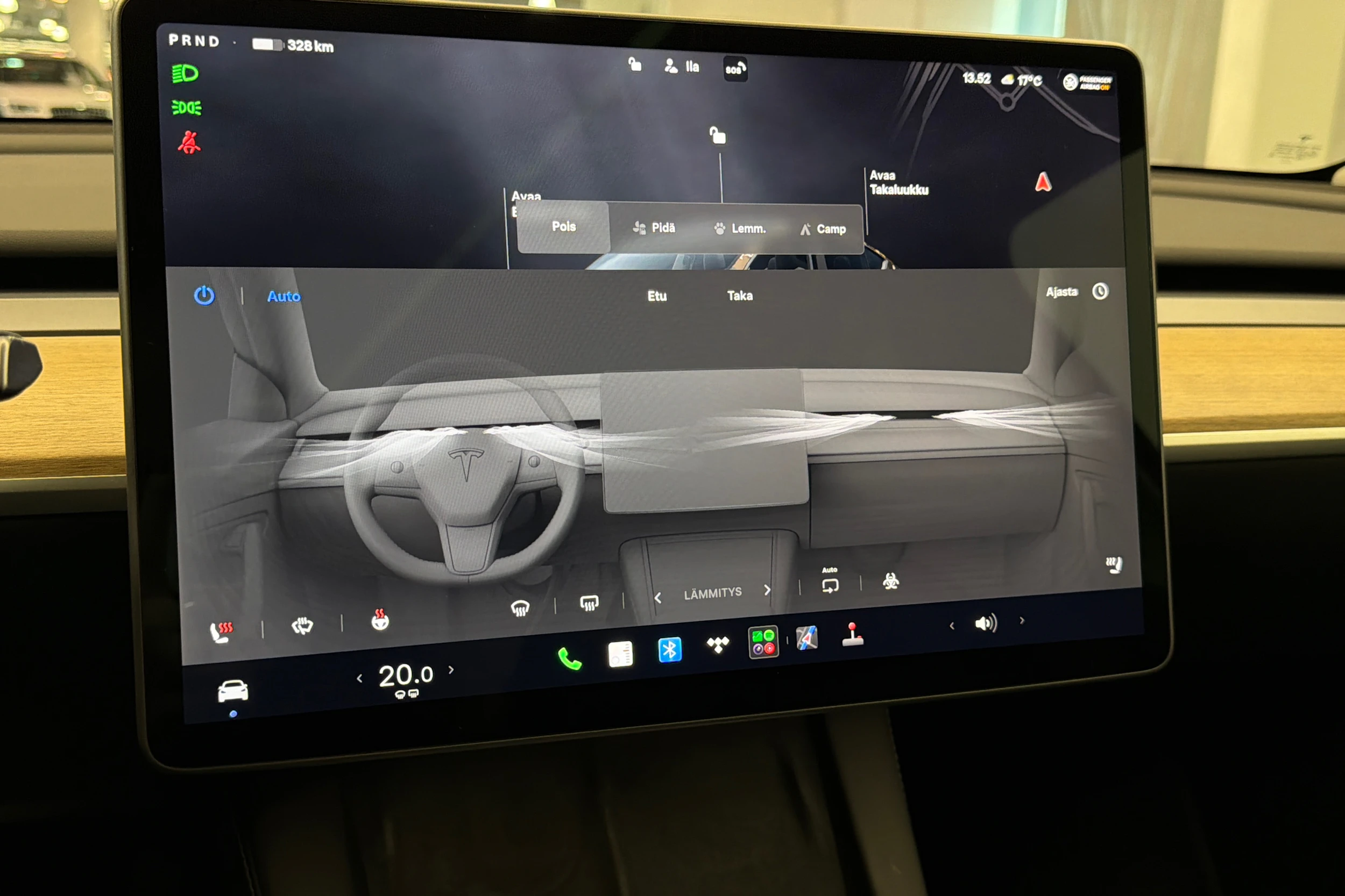 valkoinen Tesla Model Y 2022 kuva 26.