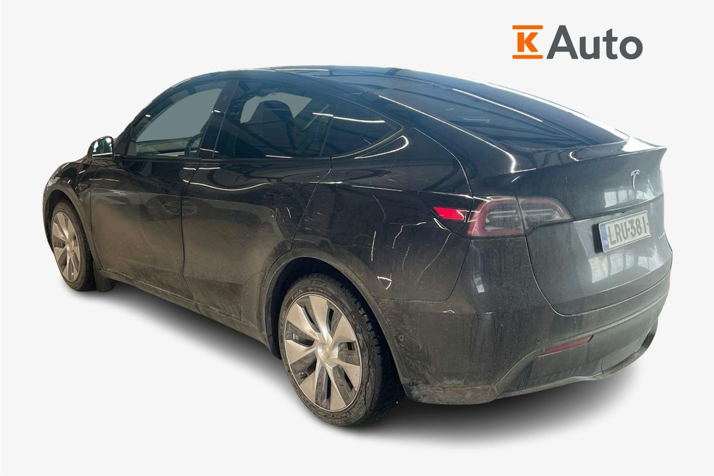 musta Tesla Model Y 2022 kuva 2.