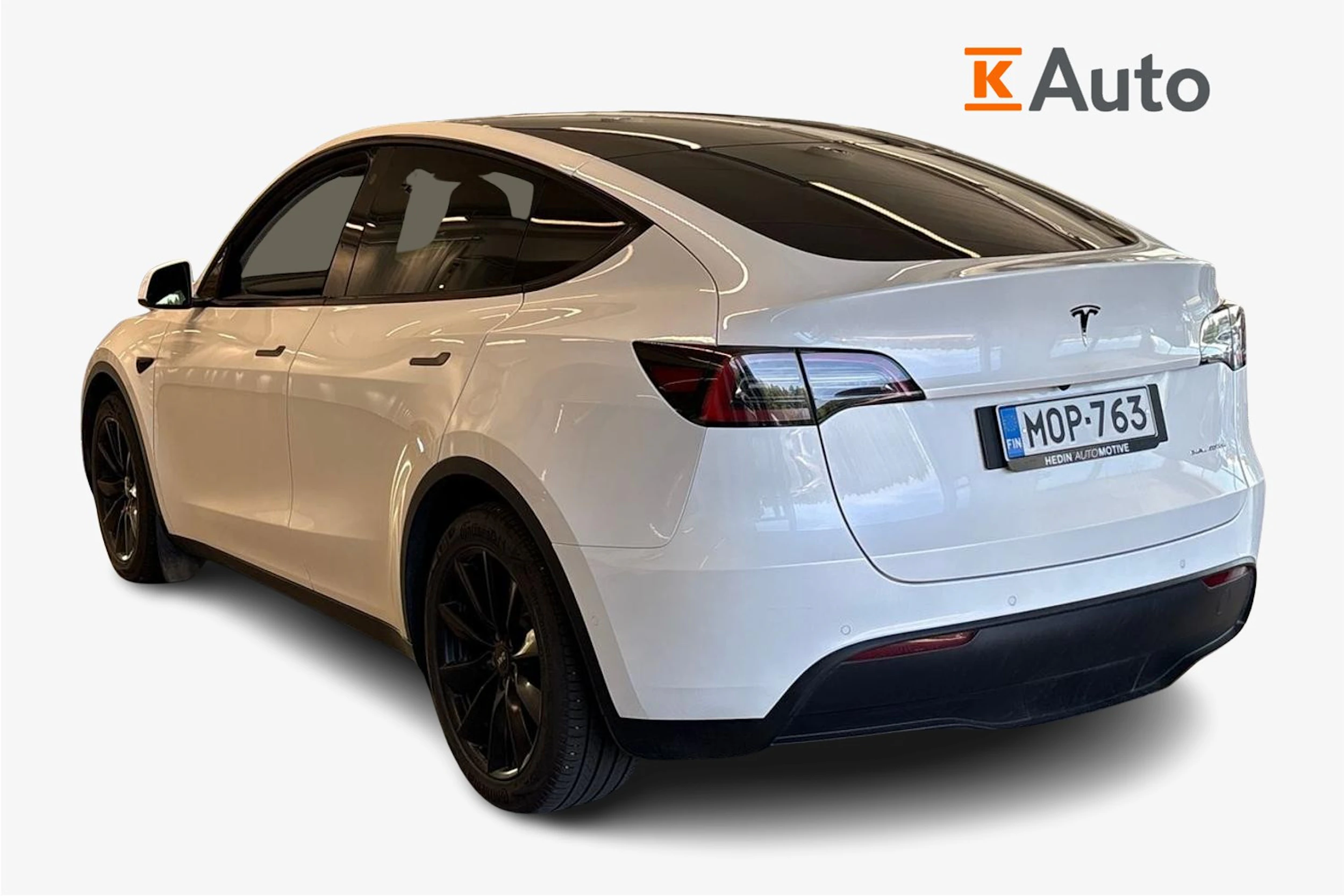 valkoinen Tesla Model Y 2022 kuva 2.