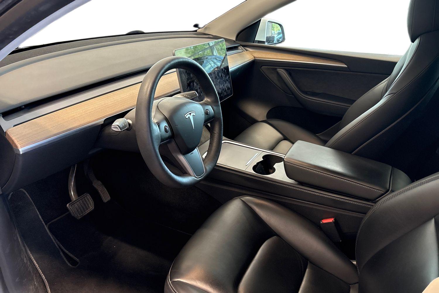 Tesla Model Y 2022, photo 3/3