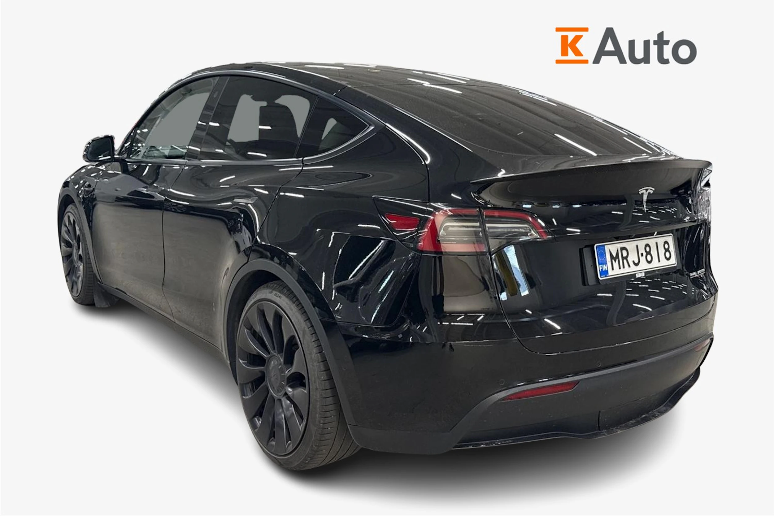 musta Tesla Model Y 2022 kuva 2.