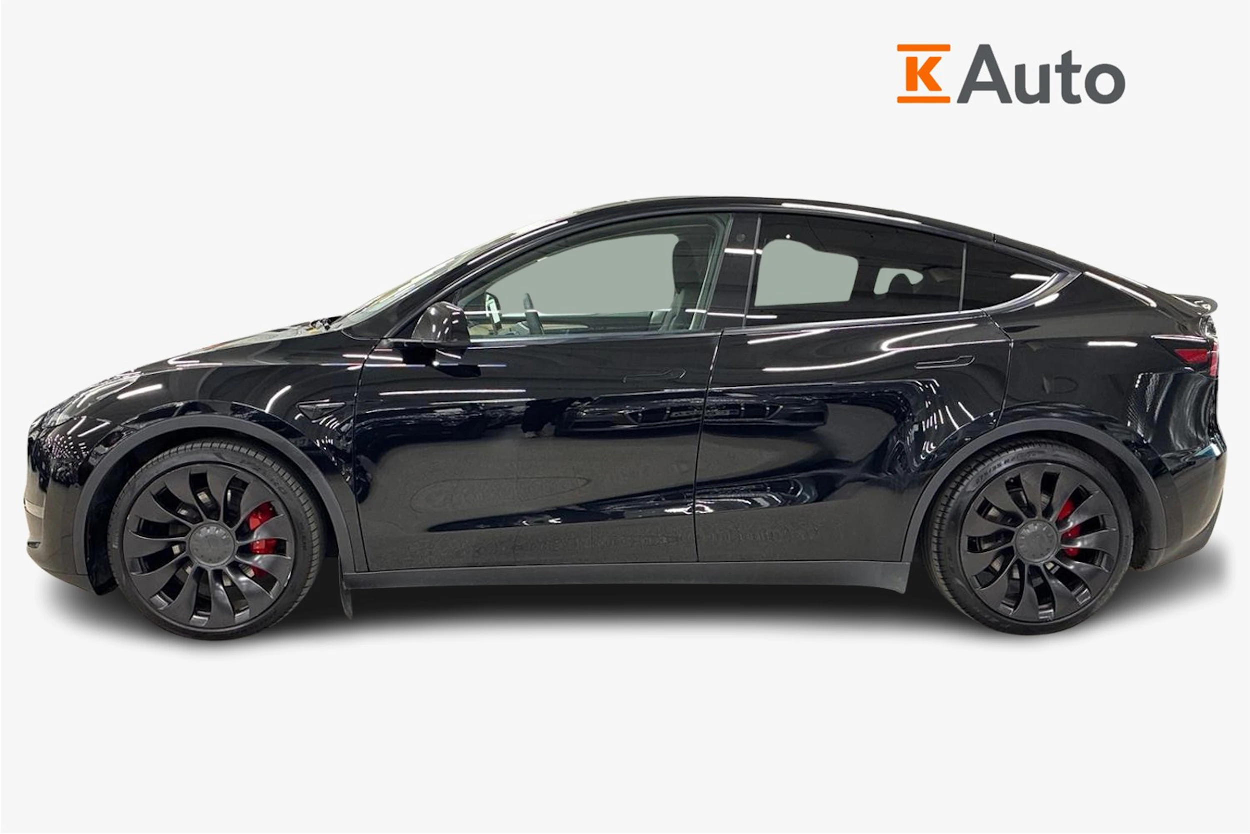 musta Tesla Model Y 2022 kuva 5.