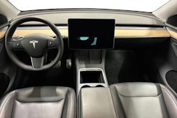 musta Tesla Model Y 2022 kuva 7.