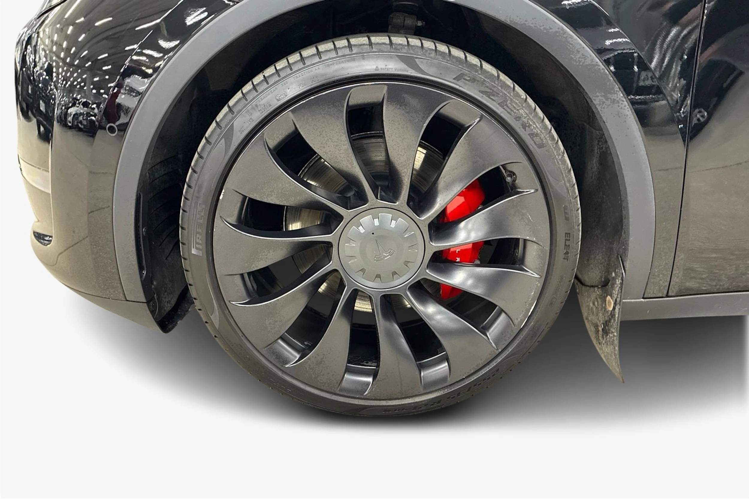 musta Tesla Model Y 2022 kuva 9.