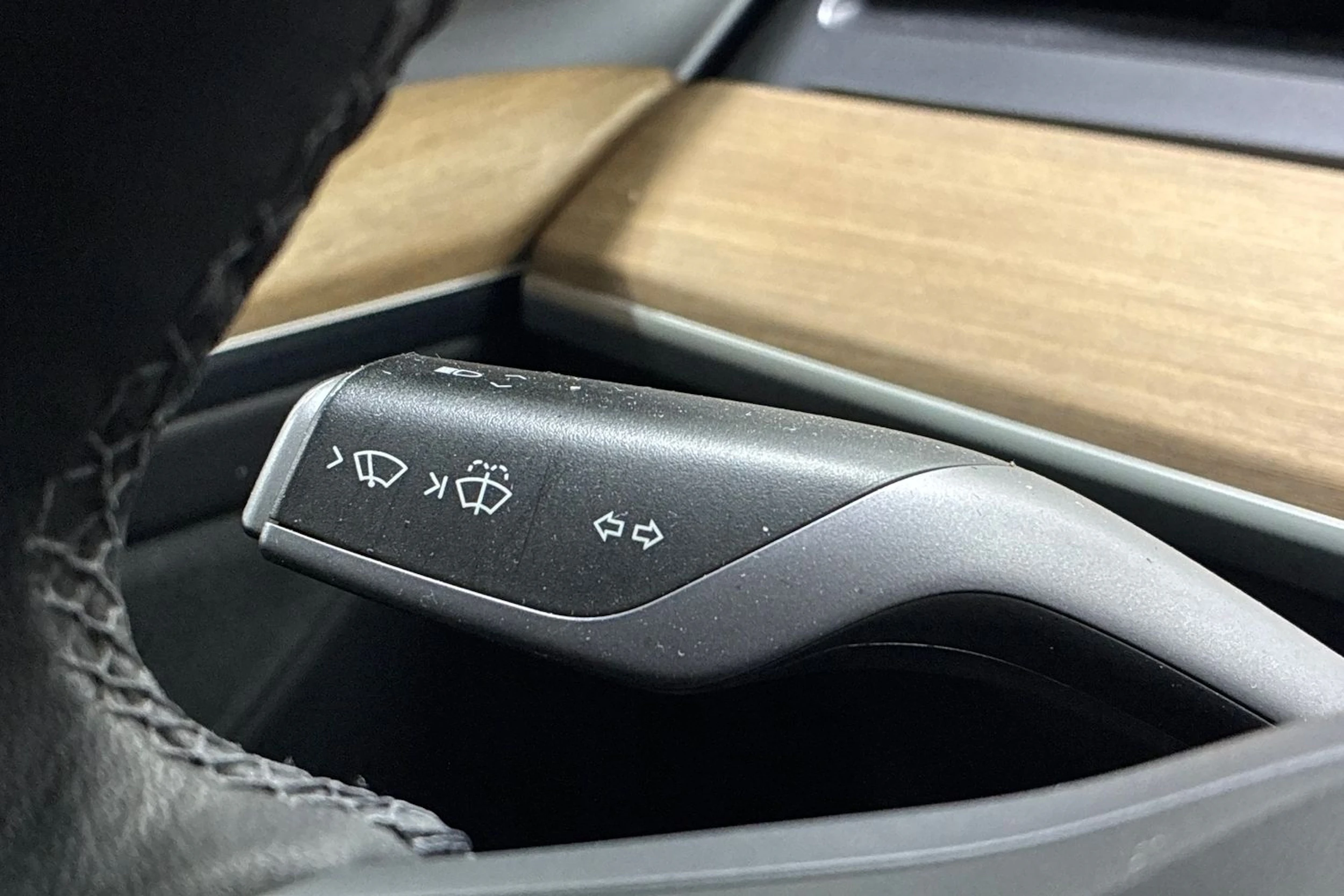 musta Tesla Model Y 2022 kuva 14.