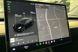 musta Tesla Model Y 2022 kuva 17.