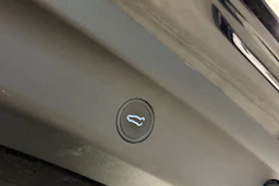 musta Tesla Model Y 2022 kuva 25.