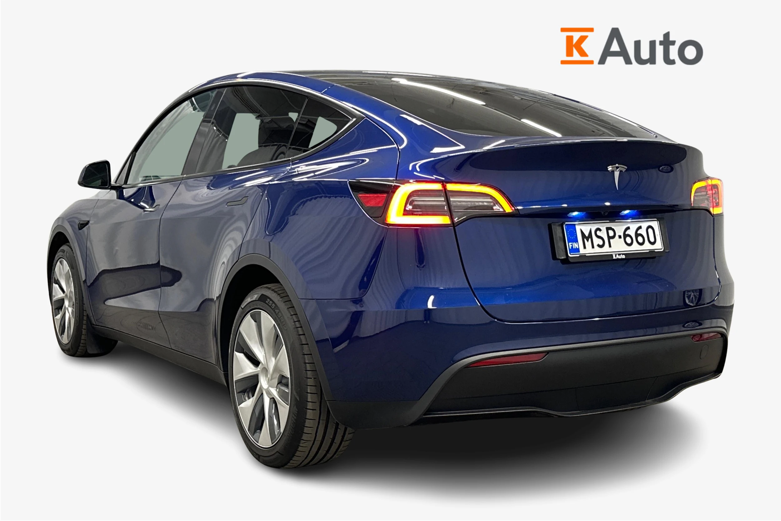 sininen Tesla Model Y 2022 kuva 2.