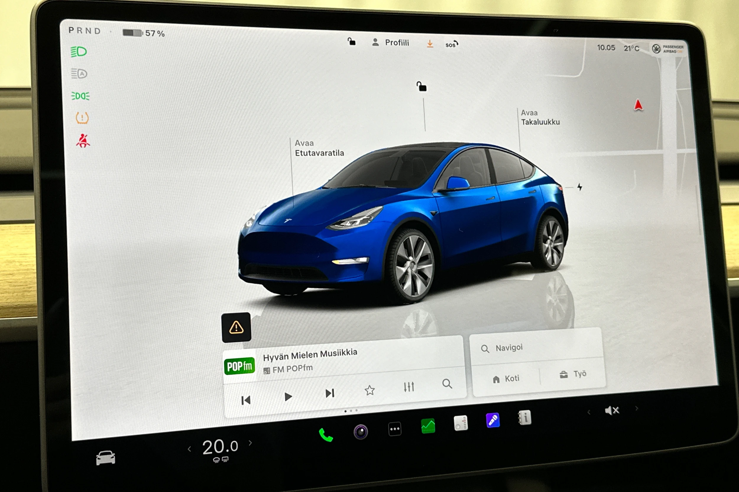 sininen Tesla Model Y 2022 kuva 14.