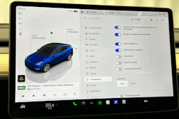 sininen Tesla Model Y 2022 kuva 20.