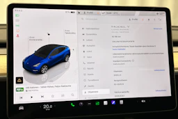 sininen Tesla Model Y 2022 kuva 22.