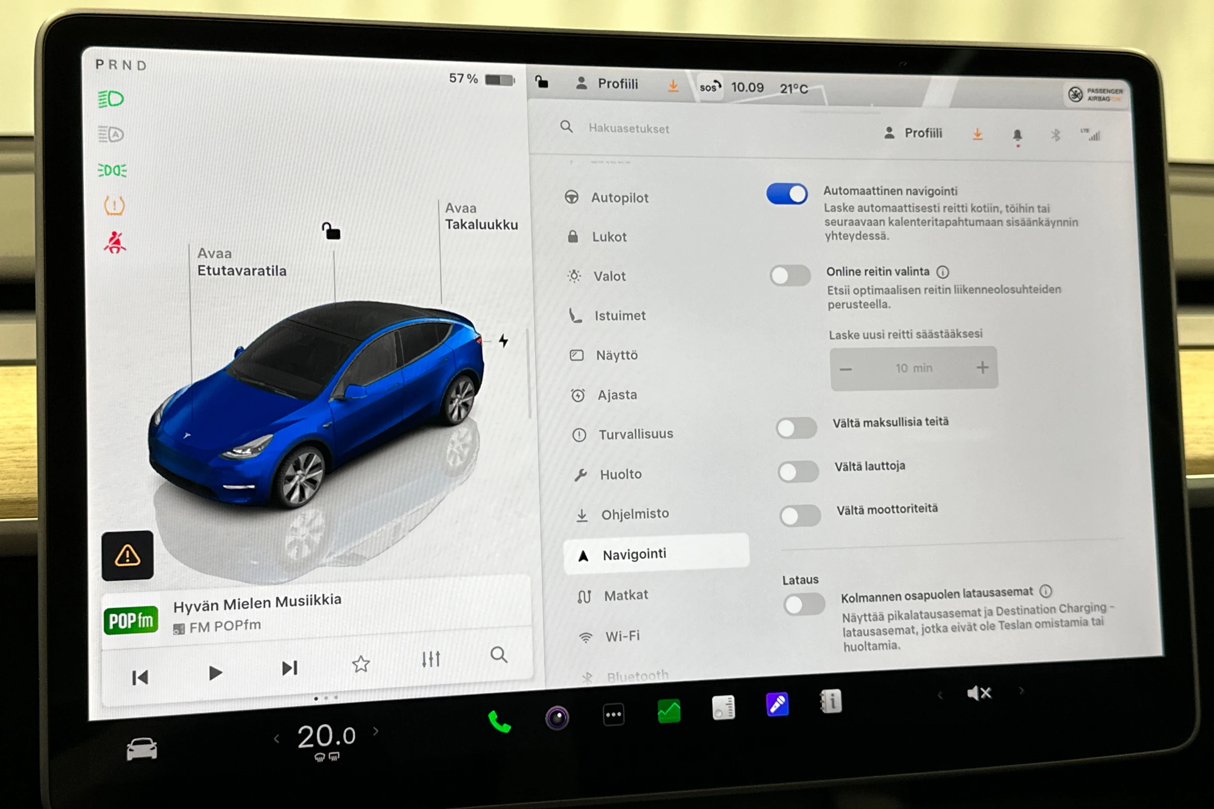 sininen Tesla Model Y 2022 kuva 24.