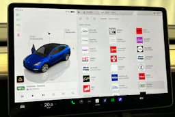 sininen Tesla Model Y 2022 kuva 29.