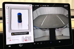 sininen Tesla Model Y 2022 kuva 30.