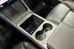 sininen Tesla Model Y 2022 kuva 31.