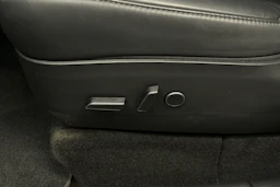 sininen Tesla Model Y 2022 kuva 32.