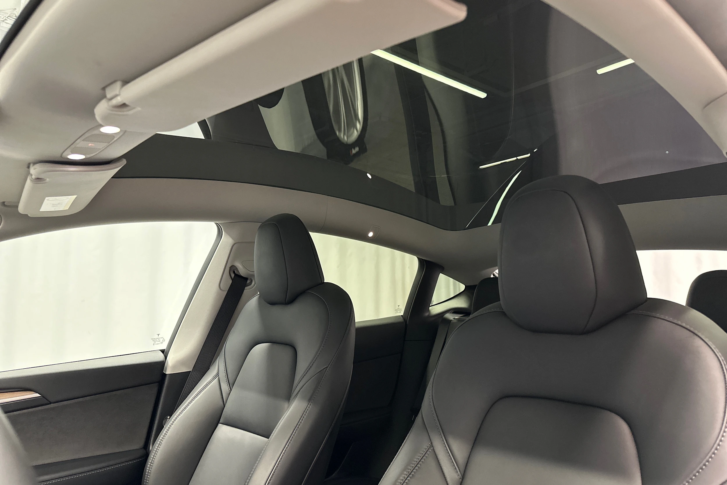 sininen Tesla Model Y 2022 kuva 33.