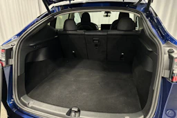 sininen Tesla Model Y 2022 kuva 36.
